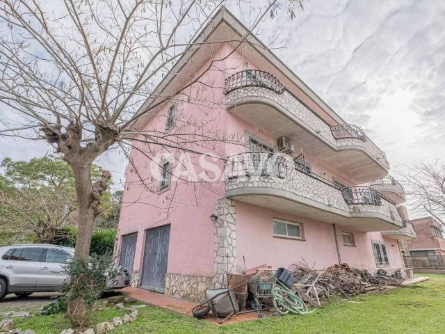 Casa indipendente in vendita a Roma RM