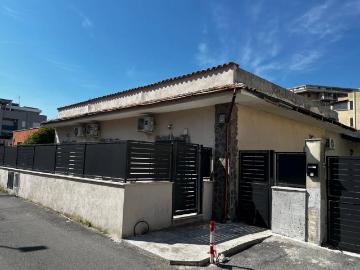 Casa indipendente in vendita a Roma RM