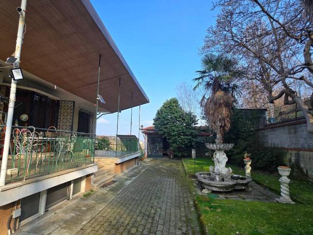 Casa indipendente in vendita a Romano Canavese TO