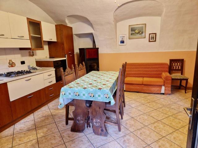 Casa indipendente in vendita a Romano Canavese TO