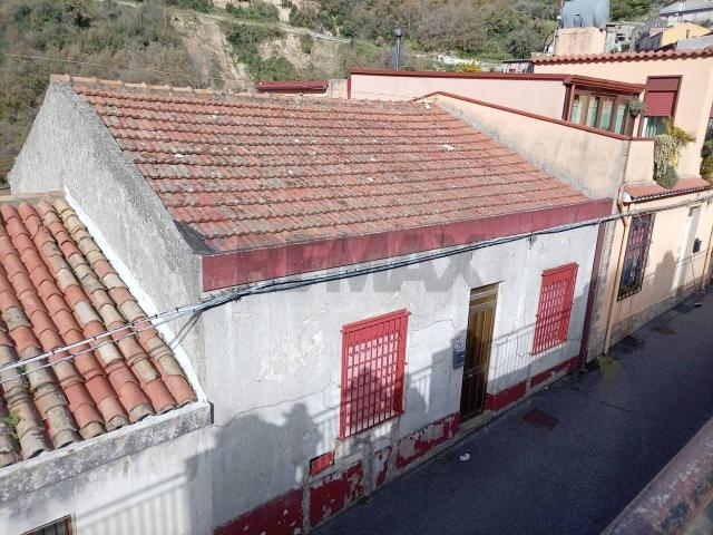 Casa indipendente in vendita a Rometta