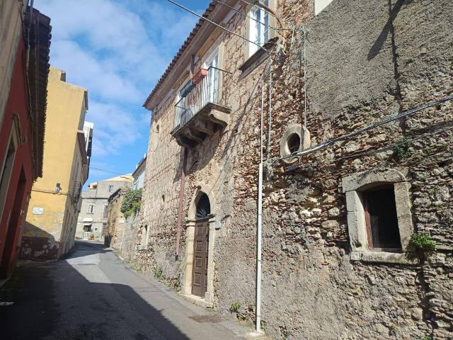 Casa indipendente in vendita a Rometta ME