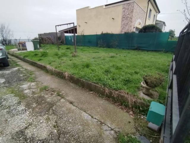 Casa indipendente in vendita a Ronco all'Adige VR