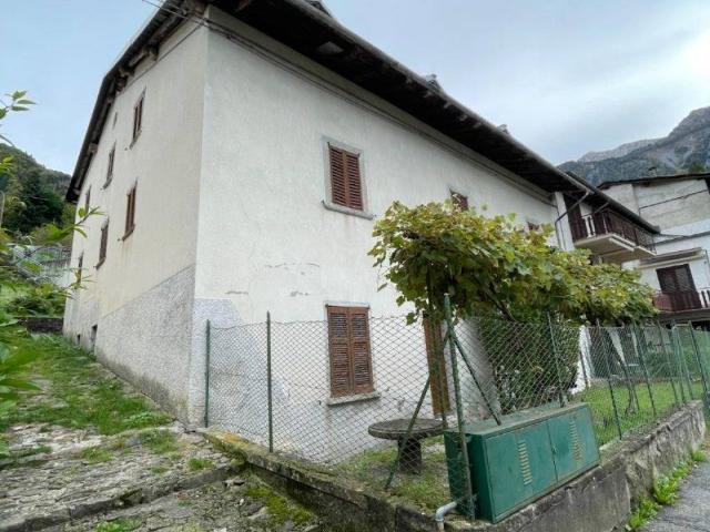 Casa indipendente in vendita a Roncobello BG