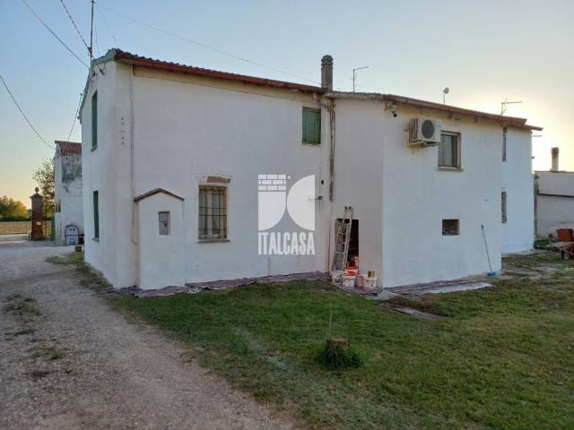 Villa in vendita a Roncoferraro MN
