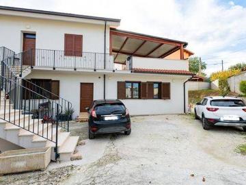 Casa indipendente in vendita a Rosciano PE