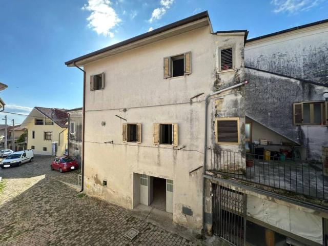 Casa indipendente in vendita a Rosciano PE