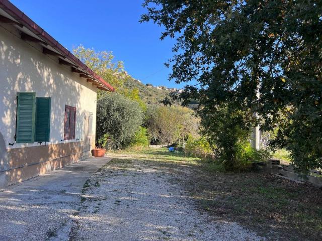 Casa indipendente in vendita a Rosciano PE