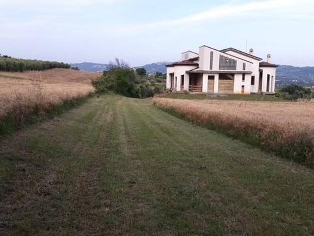 Casa indipendente in vendita a Rosciano PE