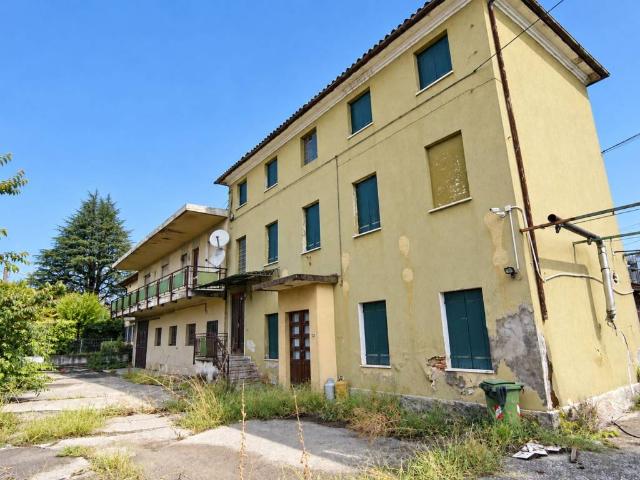 Casa indipendente in vendita a Rosà VI