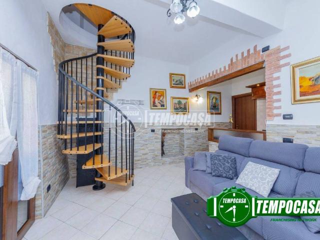 Casa indipendente in vendita a Rosate MI