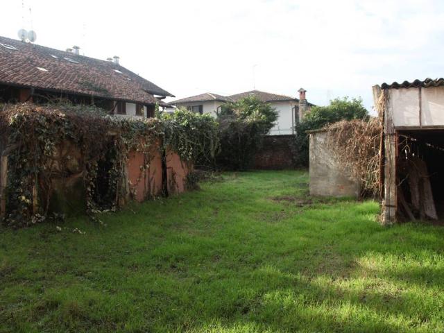 Casa indipendente in vendita a Rosate MI
