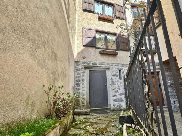 Casa indipendente in vendita a Rosazza BI
