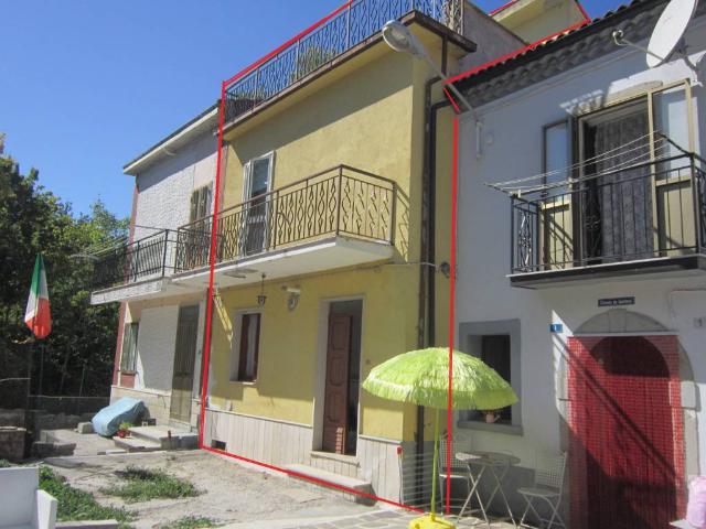 Casa indipendente in vendita a Rosello CH