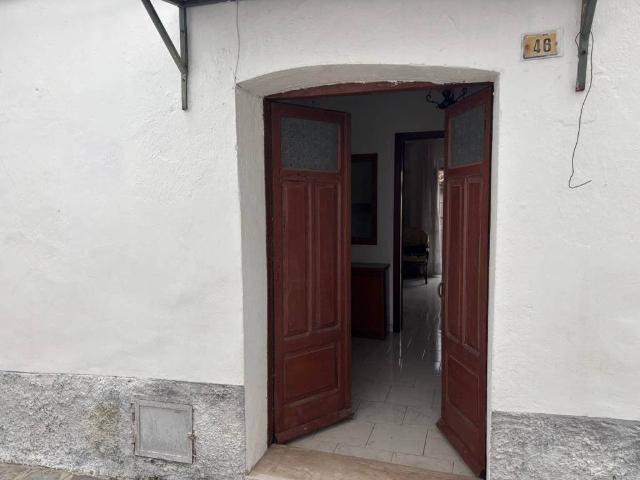 Casa indipendente in vendita a Roseto Capo Spulico CS
