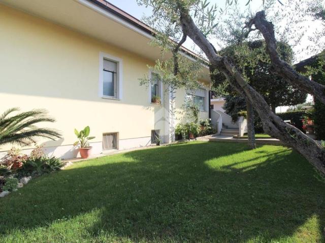 Casa indipendente in vendita a Roseto degli Abruzzi TE