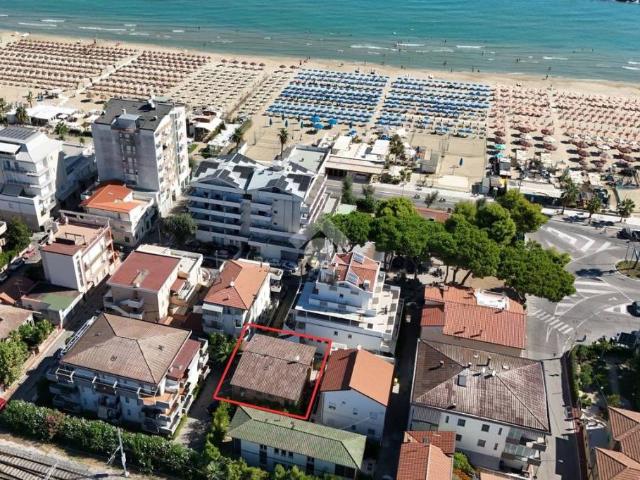 Casa indipendente in vendita a Roseto degli Abruzzi via Somalia, 15