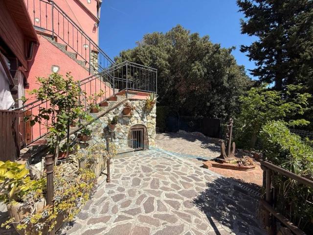 Casa indipendente in vendita a Rosignano Marittimo LI
