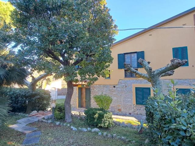 Casa indipendente in vendita a Rosignano Marittimo LI