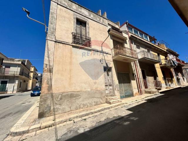 Casa indipendente in vendita a Rosolini SR