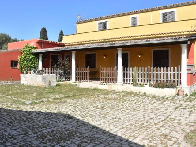 Casa indipendente in vendita a Rosolini SR