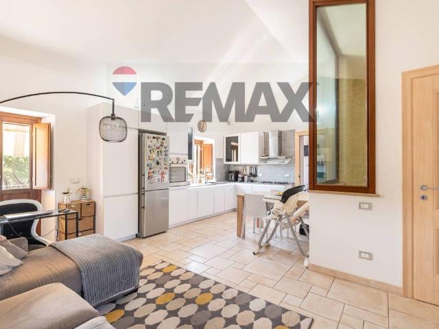 Casa indipendente in vendita a Rosora AN