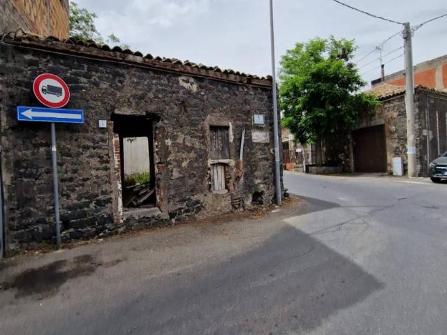 Casa indipendente in vendita a Ragalna CT