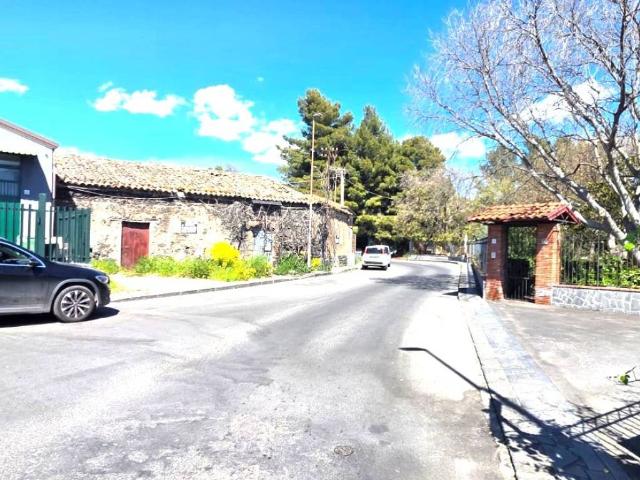 Casa indipendente in vendita a Ragalna CT