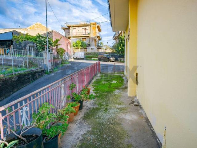 Casa indipendente in vendita a Ragalna CT