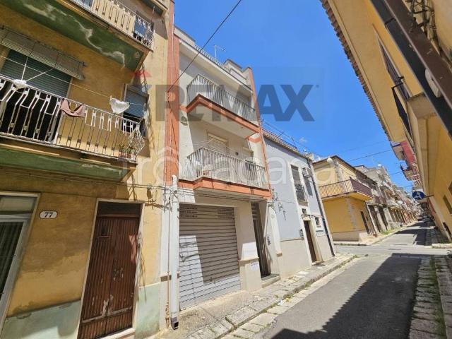 Casa indipendente in vendita a Ragusa, Centro città