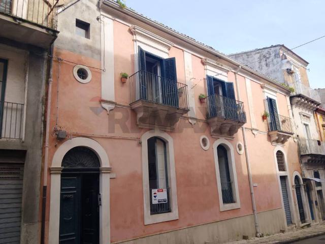 Casa indipendente in vendita a Ragusa RG