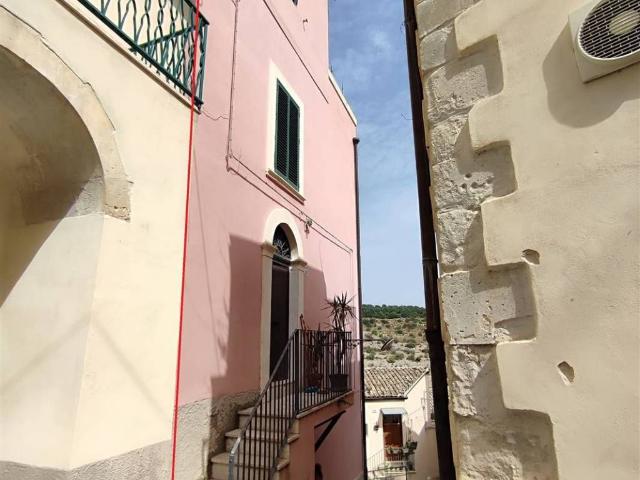 Casa indipendente in vendita a Ragusa RG