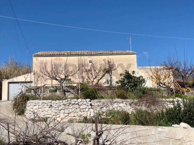Casa indipendente in vendita a Ragusa RG