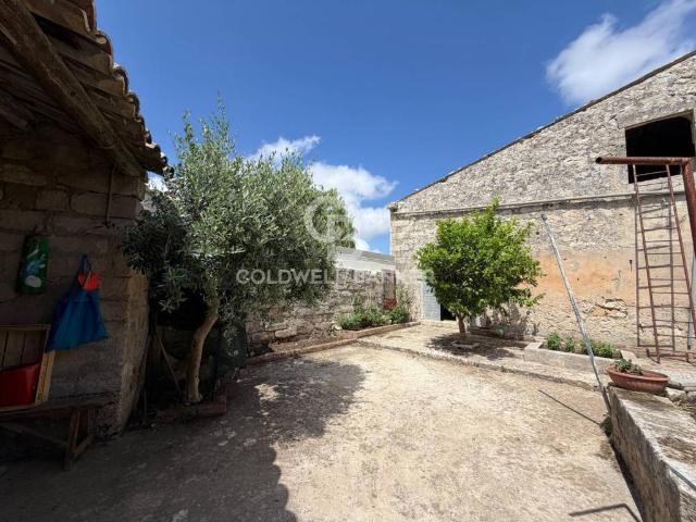 Casa indipendente in vendita a Ragusa RG
