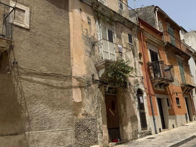 Casa indipendente in vendita a Ragusa RG
