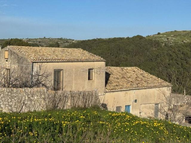Casa indipendente in vendita a Ragusa RG