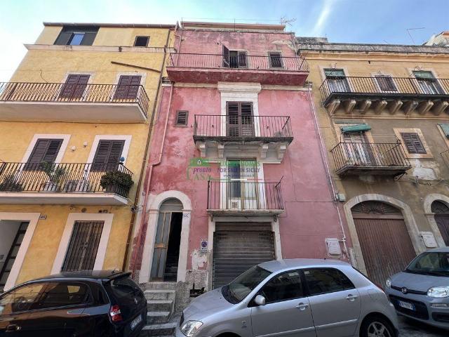 Casa indipendente in vendita a Ragusa RG
