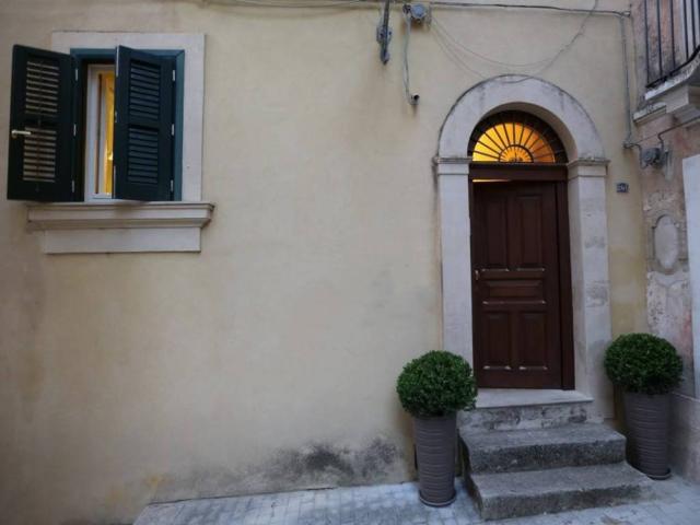 Casa indipendente in vendita a Ragusa RG
