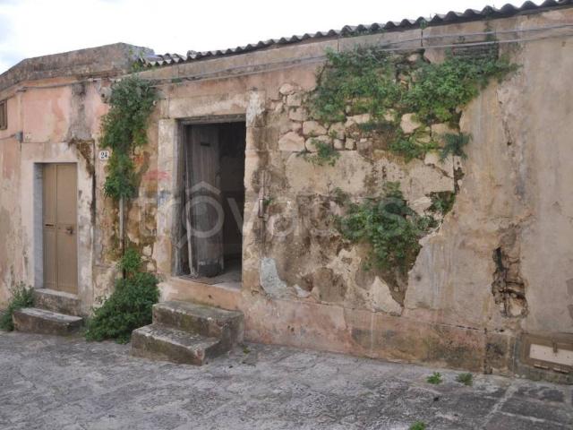 Casa indipendente in vendita a Ragusa via aquila sveva, 22, Ibla