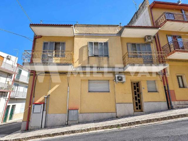 Casa indipendente in vendita a Ragusa via Gaetano Rummo, 31, San Luigi Archimede