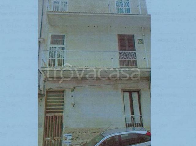 Casa indipendente in vendita a Ragusa via Luciano Nicastro, Centro città