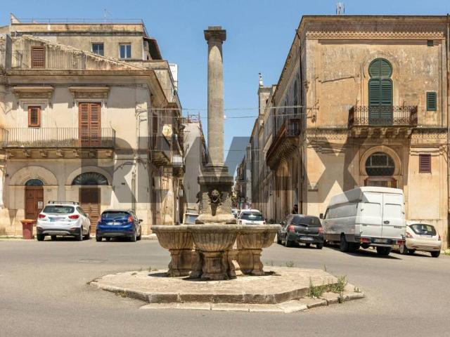 Casa indipendente in vendita a Ragusa via Padre Trapani, 4, Centro città