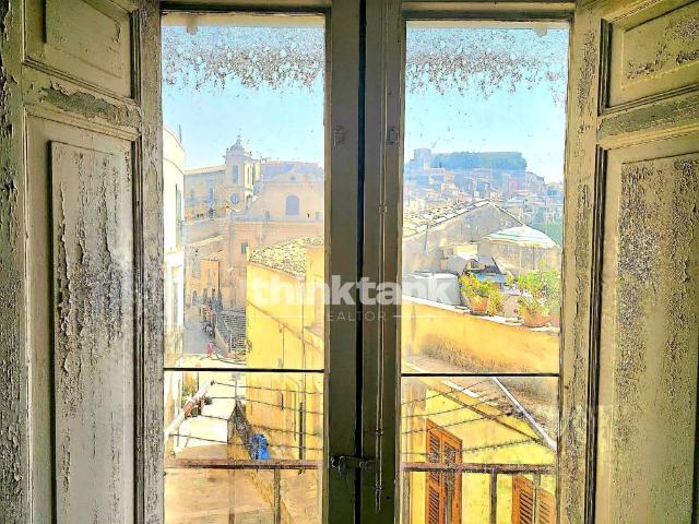 Casa indipendente in vendita a Ragusa via Scale, 33 35 37, Ibla