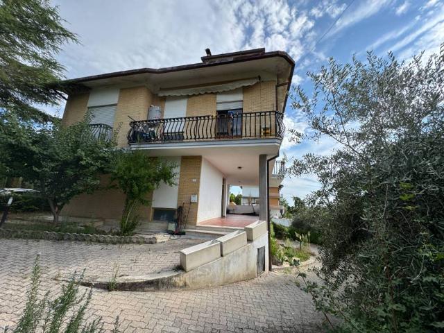 Casa indipendente in vendita a Rapagnano FM