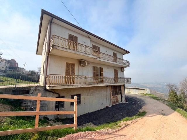 Casa indipendente in vendita a Rapagnano FM