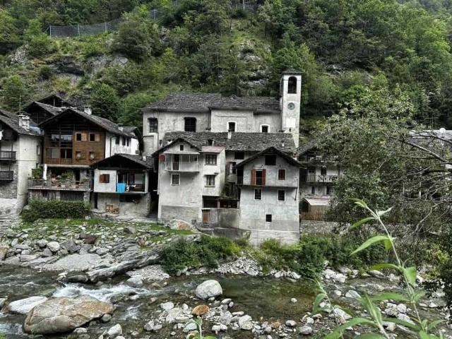 Casa indipendente in vendita a Rassa VC