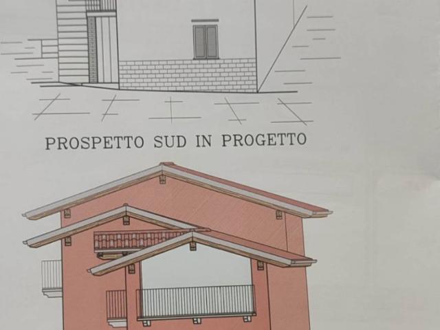 Casa indipendente in vendita a Revello CN