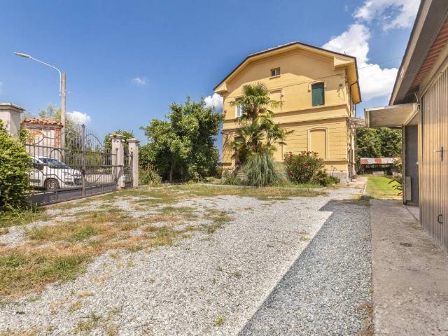 Casa indipendente in vendita a Revello CN
