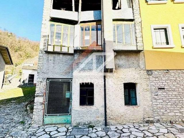 Casa indipendente in vendita a Revine Lago TV