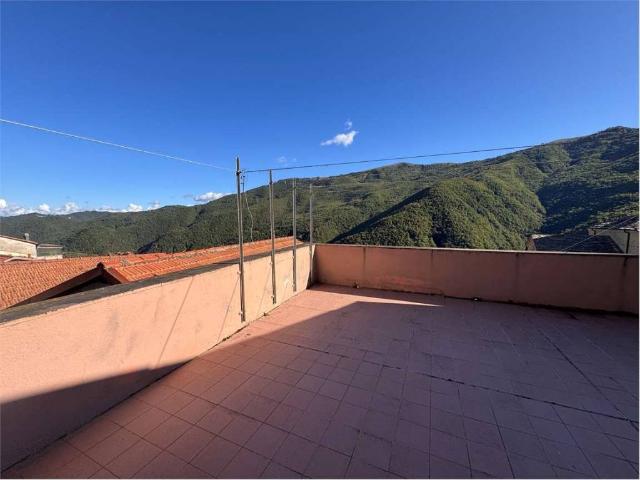 Casa indipendente in vendita a Rezzo IM